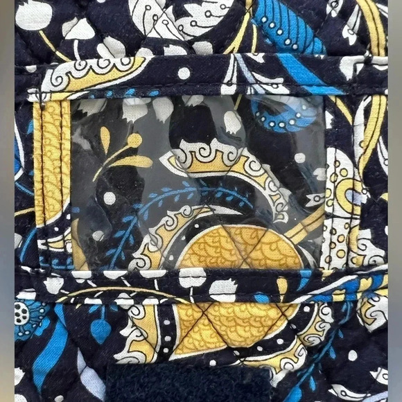 RETIRED Vera Bradley | Ellie Blue pattern crossbody handbag. - Picture 6 of 15